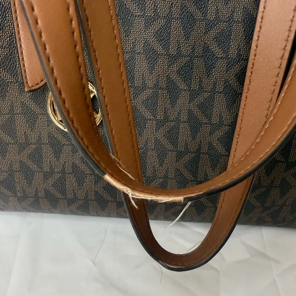 Michael Kors Mel Logo Tote Bag - Picture 7 of 13